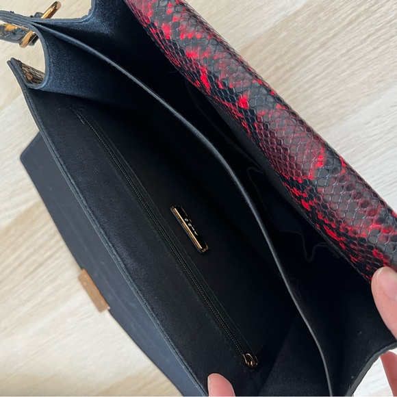 SNAKE PRINT CROSSBODY BAG - Picture 2 of 6